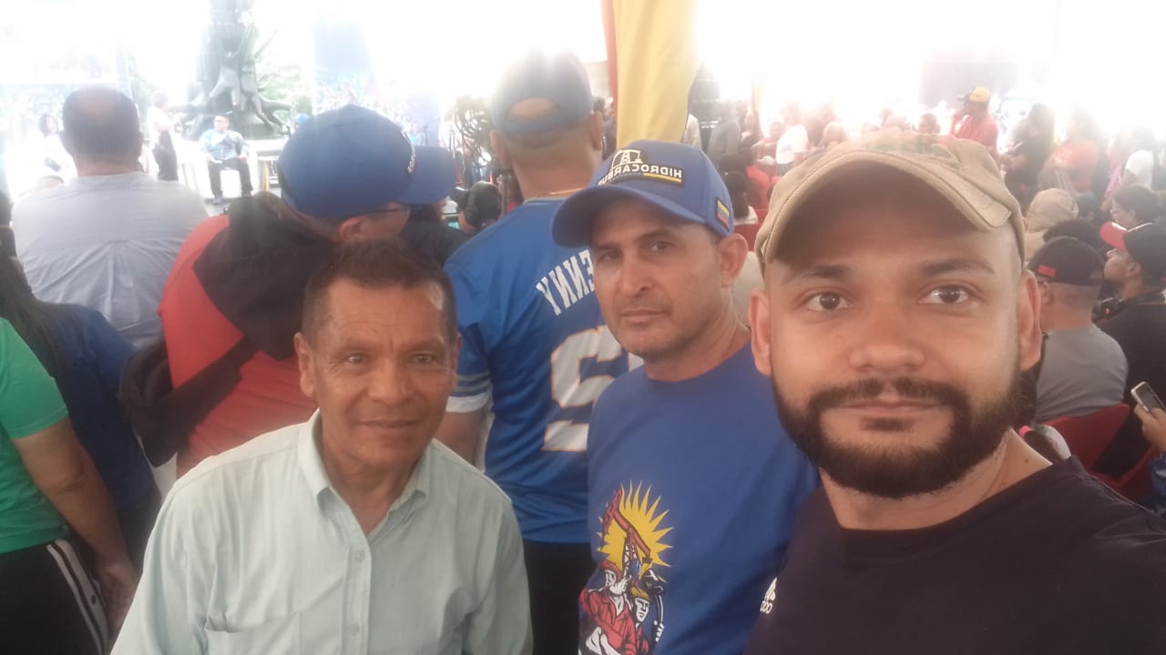 A 24 años del 11-A: Fuerza trabajadora de DUCOLSA reafirma su compromiso democrático en Puente Llaguno