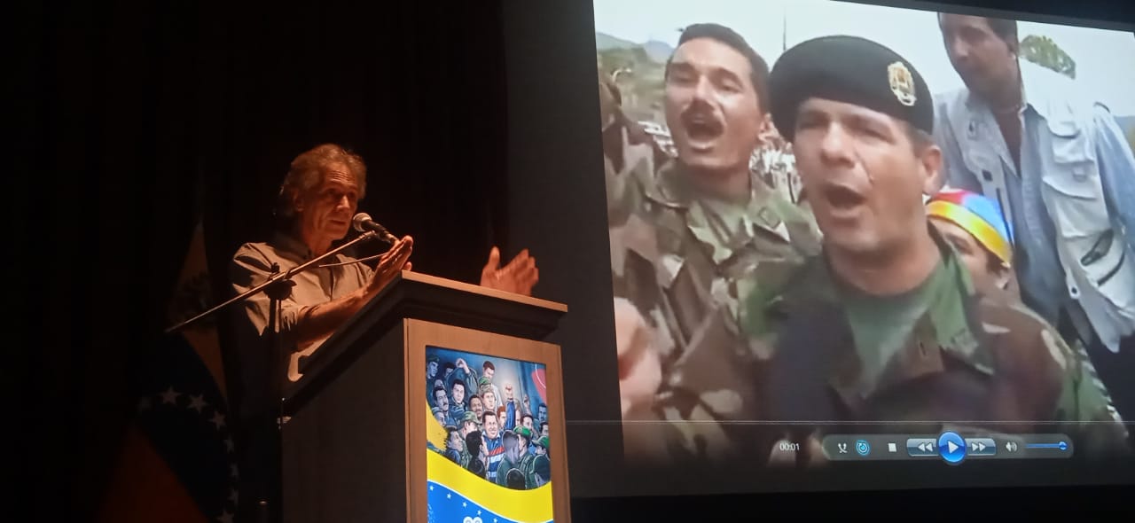 DUCOLSA participó en el cineforo Crónica de una victoria popular 11, 12 y 13 de abril de 2002