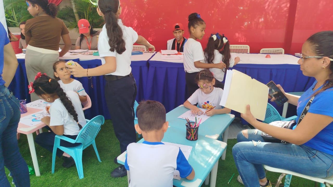 DUCOLSA CONTINÚA PRESENTE EN LA OPERACIÓN CARACAS SONRÍE: UN COMPROMISO CON EL BIENESTAR SOCIAL