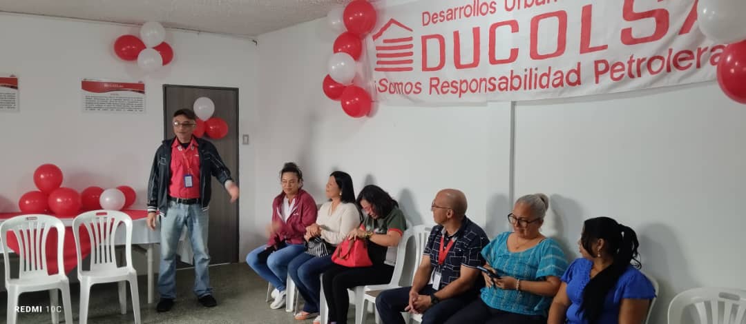 LAS Y LOS TRABAJADORES DE DUCOLSA RECIBEN CERTIFICADO EN TALLÑER DE DESARROLLO HUMANO