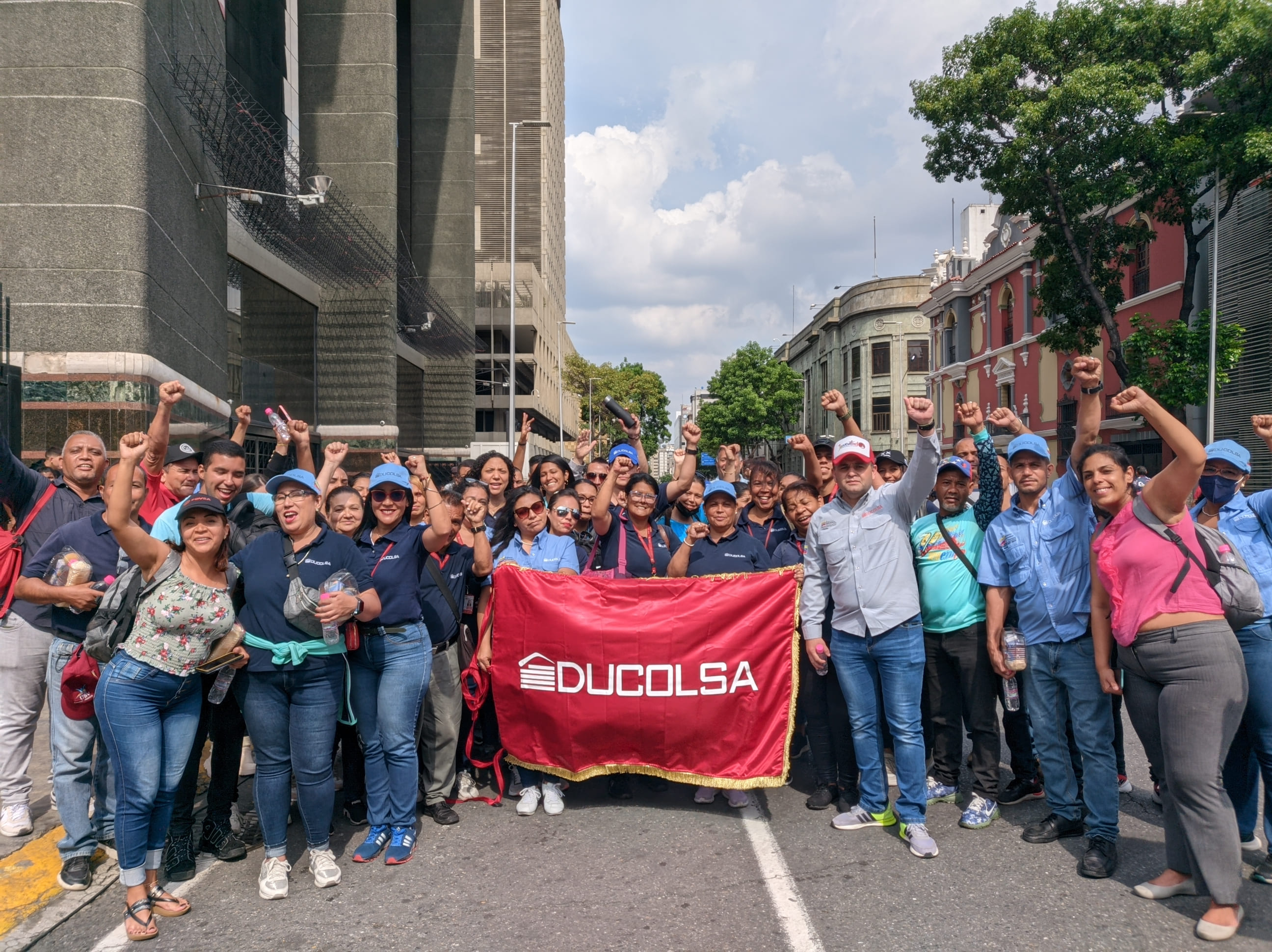 DUCOLSA PRESENTE EN MOVILIZACIÓN POR EL GLORIOSO INSURGIR CÍVICO MILITAR