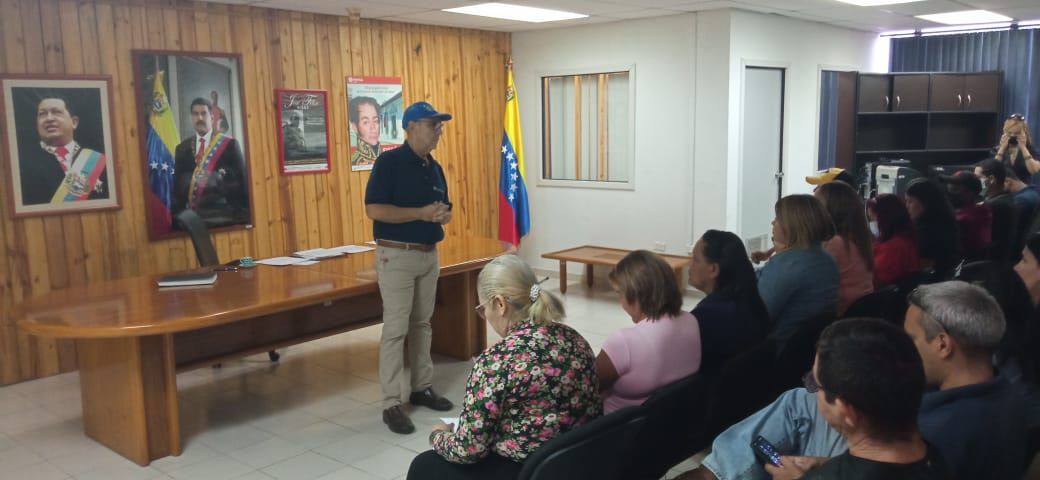 DIPUTADO JOSÉ LUIS BERMÚDEZ DICTÓ PRIMER TALLER DE IDEOLOGÍA POLÍTICA A TRABAJADORES DE DUCOLSA ZONA-ZULIA