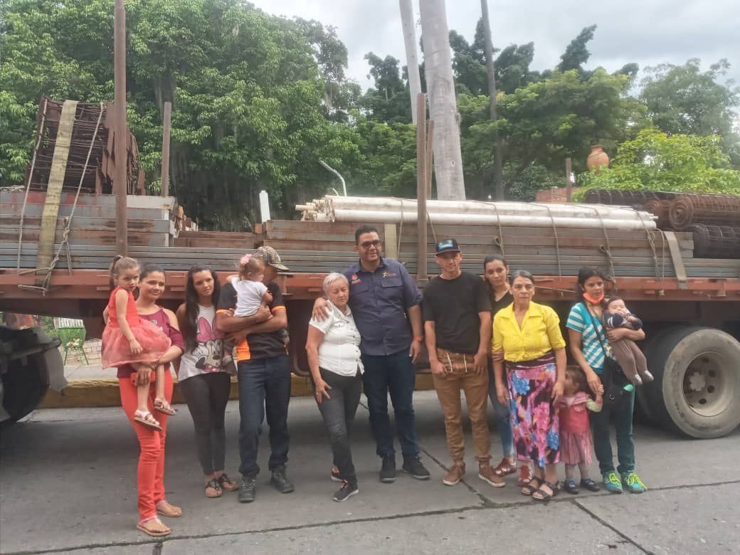 DUCOLSA TRUJILLO ENTREGÓ KITS DE VIVIENDAS A SIETE FAMILIAS DAMNIFICADAS DEL MUNICIPIO BOCONÓ