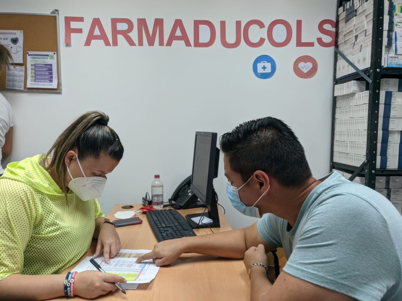 FARMADUCOLSA REALIZA ENTREGA DE KITS DE MEDICINAS PEDIÁTRICAS PARA HIJOS DE LOS TRABAJADORES