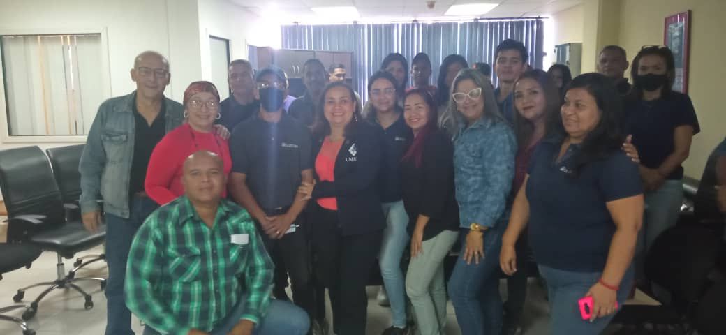 REALIZARON TALLER 