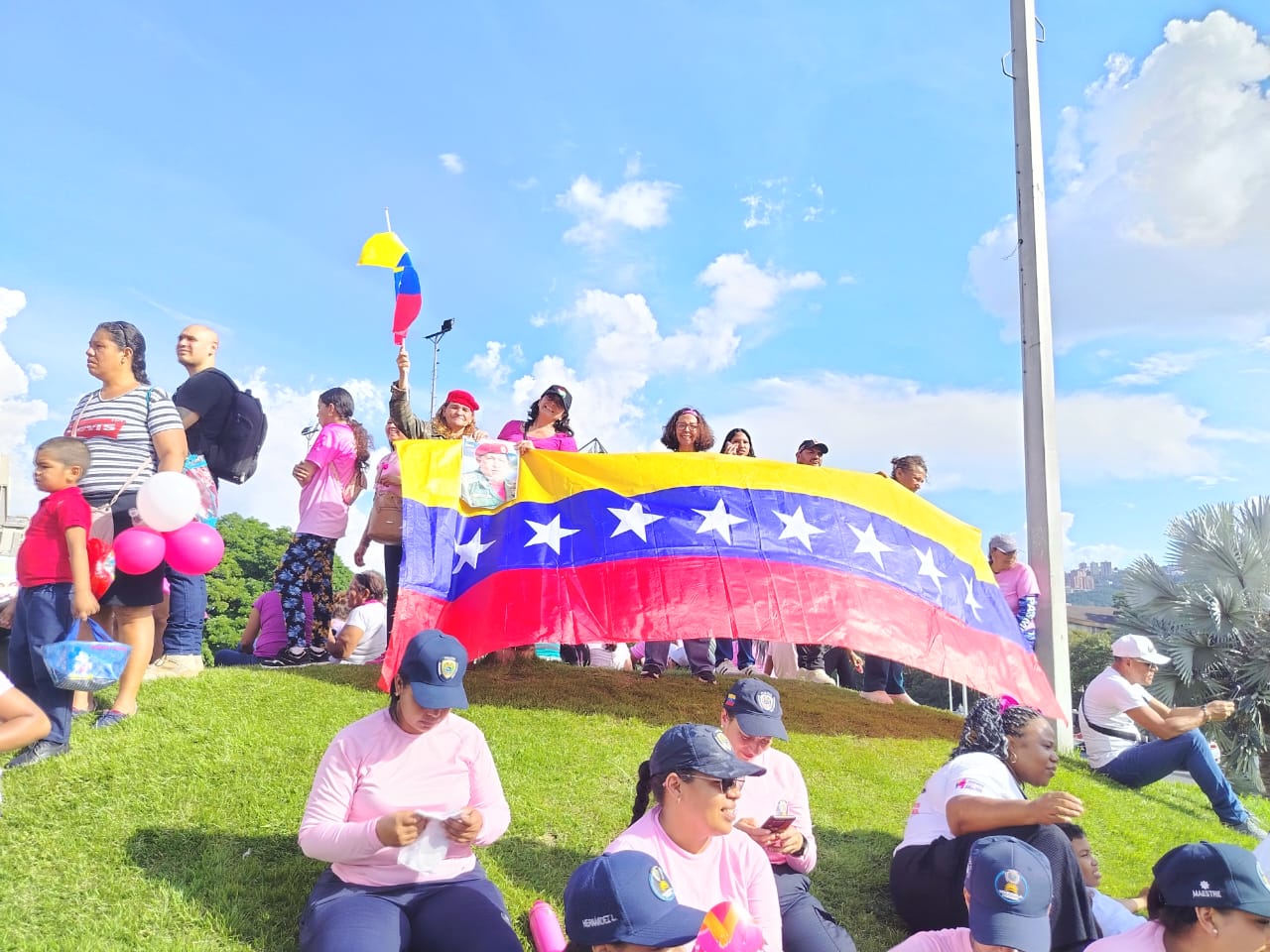 Fuerza trabajadora de DUCOLSA se movilizó en Caracas en respaldo a la prevención del cáncer de mama y el Mes Rosa
